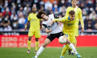 横滨水手对浦和红钻